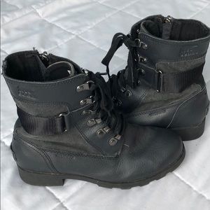 Kids Sorel boot, black size 4